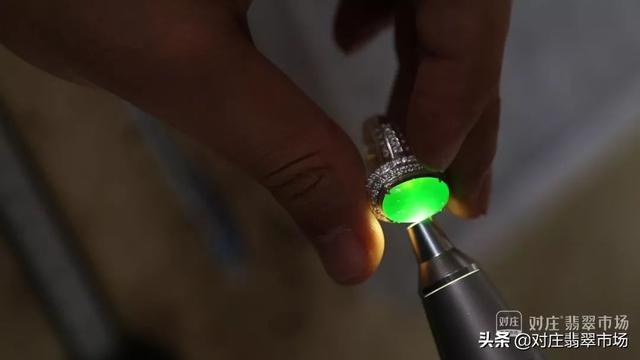 买翡翠不想被宰，你得学会这么砍价！  第4张