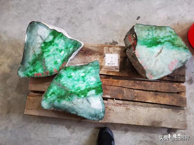 第十八届中国（揭阳）玉文化节玉石毛料交易现场  第25张