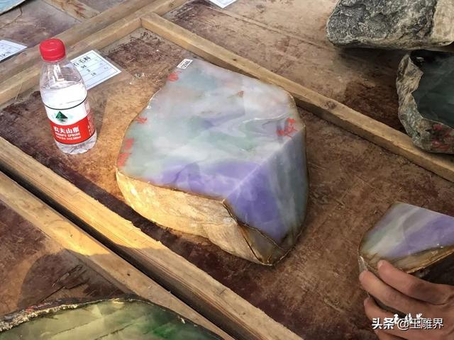 第十八届中国（揭阳）玉文化节玉石毛料交易现场  第21张