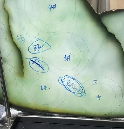 玉石珠宝直播间翡翠定制类直播间手镯值多少钱  第1张