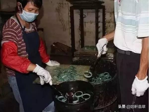 翠友花6万买来的飘花翡翠手镯，最后只值600  第5张