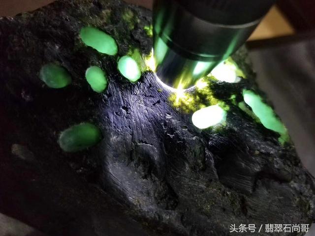 莫基湾二层翡翠原石好吗？  第5张