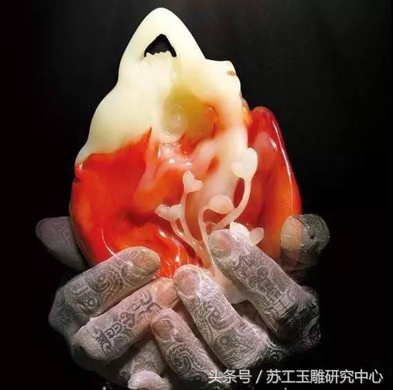 翡翠貔貅手把件鉴定方法「如何挑选好的翡翠手把件让你宛若“乾坤在握”」  第3张