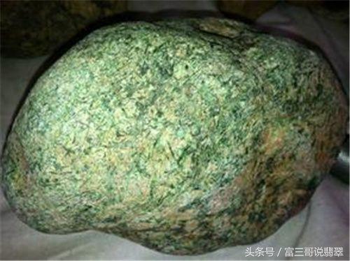 赌石皮壳绿色的形态有哪些？新手必备赌石知识！  第8张