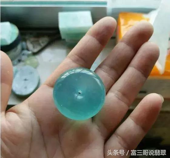 蓝水翡翠和普通翡翠有什么区别？  第4张