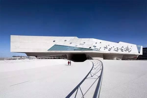 扎哈·哈迪德（zahahadid）与建筑“女皇”扎哈·哈迪德,georgjensen与georgjensen合作的珠宝系列  第17张