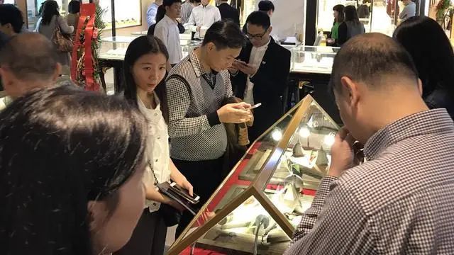 大新闻？翡翠珠宝玉石最新趋势-第1张图片-