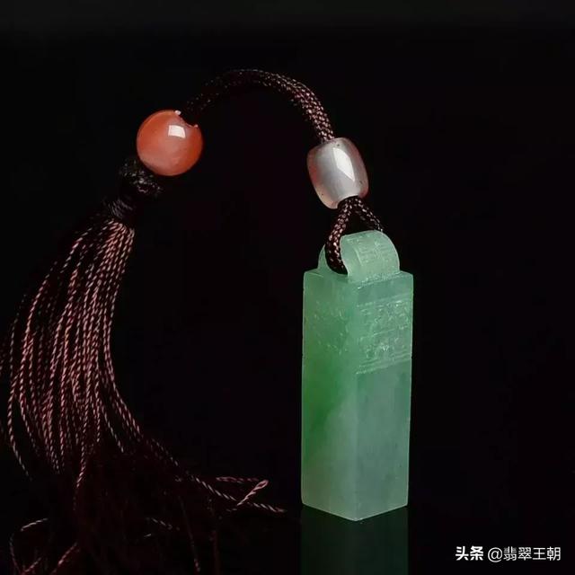 带麒麟手镯有什么好处吗,女戴麒麟有什么好处  第1张