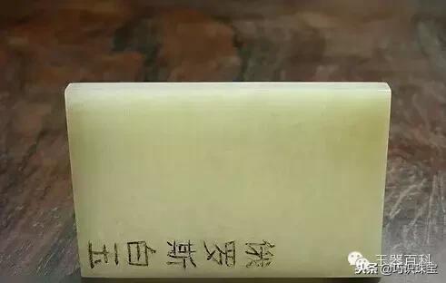 褐色和白色的玉,褐色的玉是什么品种  第3张