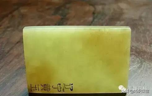 褐色和白色的玉,褐色的玉是什么品种  第10张