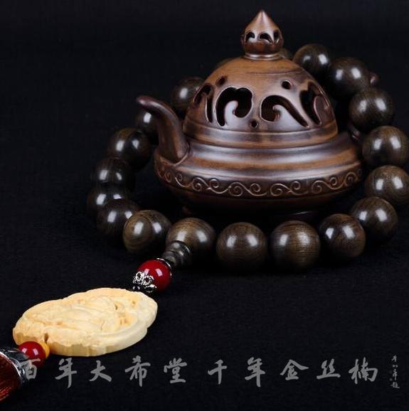 属鸡戴什么生肖吊坠,属鸡戴什么生肖饰品