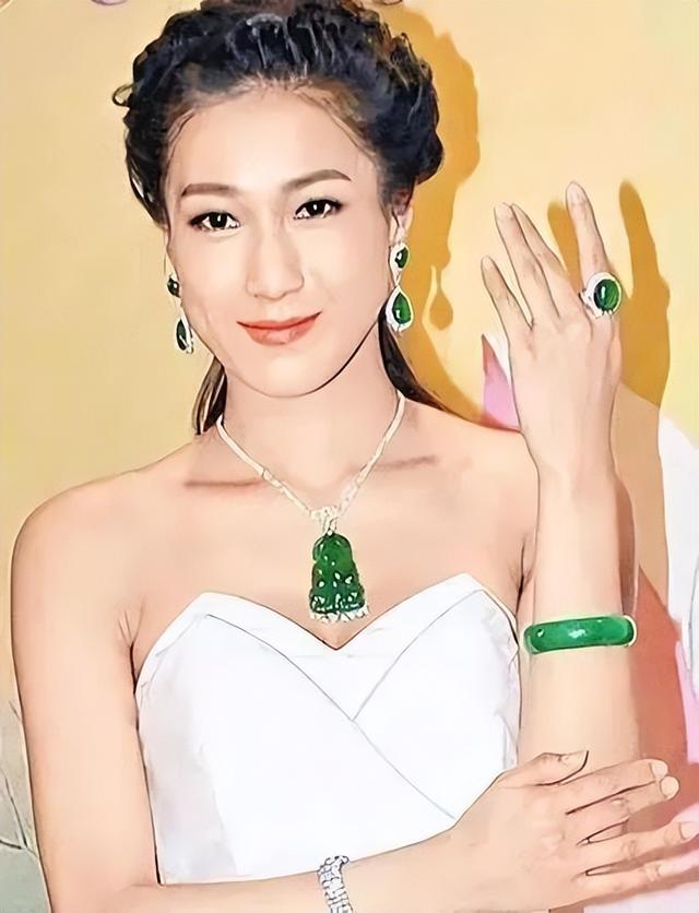 新生宝宝戴什么首饰好呢,初生婴儿带什么首饰好