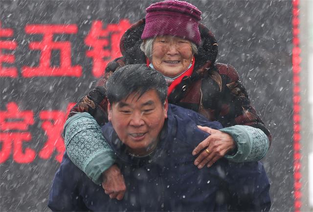 给老人买什么银首饰比较好,适合老人的银首饰  第3张