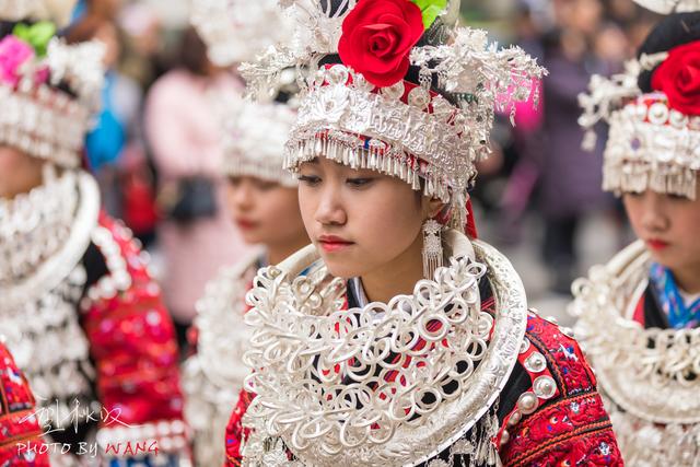 什么民族爱戴银饰呢,什么族爱戴银饰  第17张