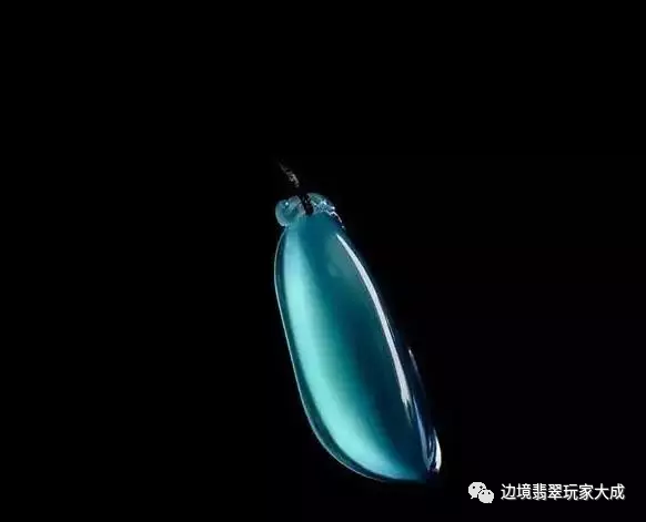 竟然被师傅切出了啤酒瓶底玻璃种观音——极品蓝水-第1张图片-