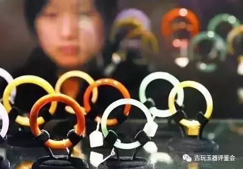 竟然有七种颜色？6万块的石头，为什么有这么多色？-第1张图片-