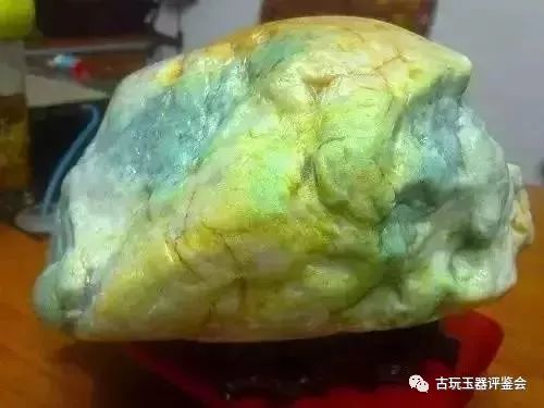 竟然有七种颜色？6万块的石头，为什么有这么多色？-第6张图片-