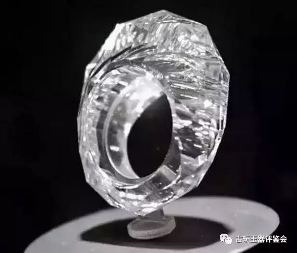 整块钻石打磨的钻戒，看看世界上最贵的戒指长什么样！