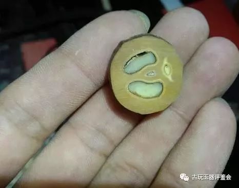 能戴出上千元戒指的效果？用橄榄核做的戒指价值10元，效果真是好啊-第2张图片-