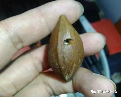 能戴出上千元戒指的效果？用橄榄核做的戒指价值10元，效果真是好啊-第1张图片-