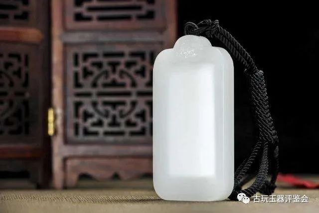 无事牌和有雕工的牌子哪一个更贵？-第3张图片-