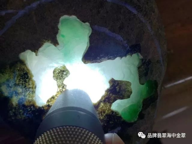 就是要赌这五种！翡翠赌石，千万不要选错-第1张图片-