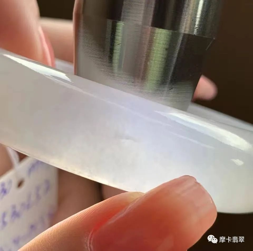 你带过有裂纹的翡翠手镯吗？能戴吗？-第2张图片-