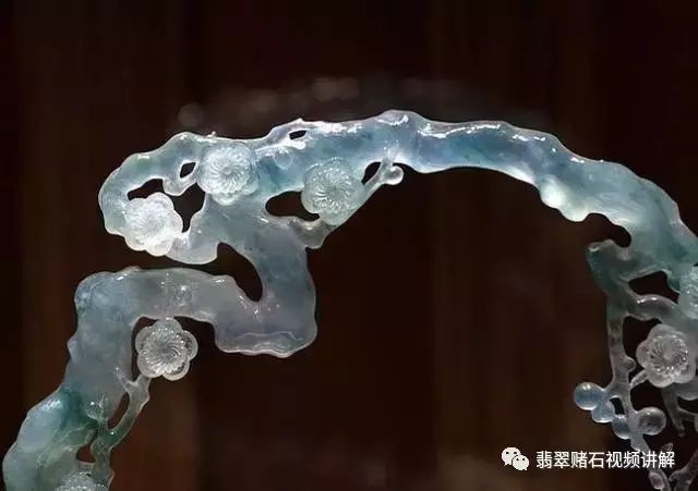 玻璃种和冰种！细说高品质翡翠-第10张图片-