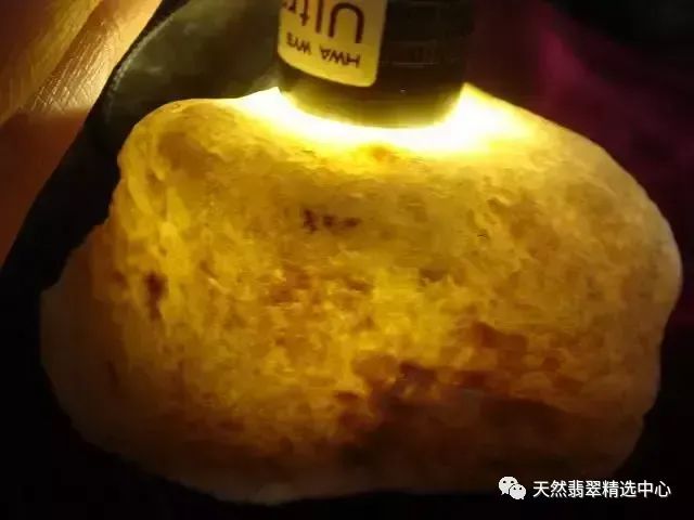 牢记这些翡翠原石场口皮壳的特征，翡翠入门知识-第8张图片-