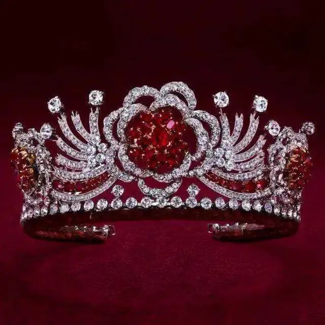 看看哪件最奢华？细数欧洲王室们的7顶红宝石头饰-第1张图片-
